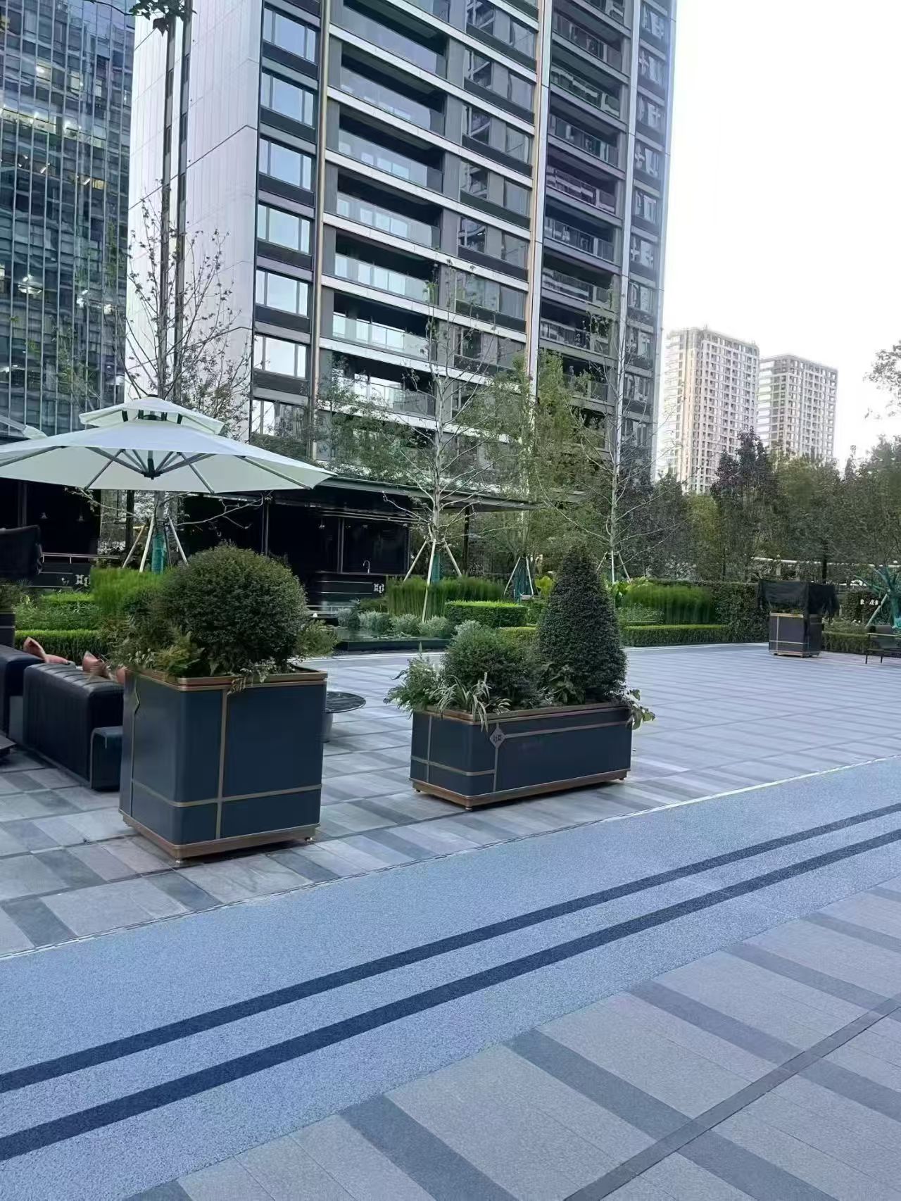 江门“侨乡碉韵·陈皮香境”别墅花园花箱定制项目：泉州良一工艺品有限公司标杆工程案例